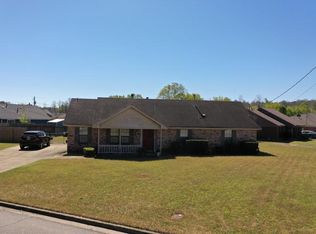 7030 Lakeview Dr, Montgomery, AL 36117