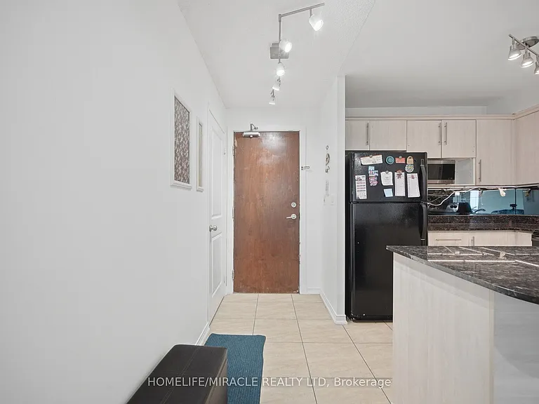 8 Rosebank Dr #8 — Photo 7