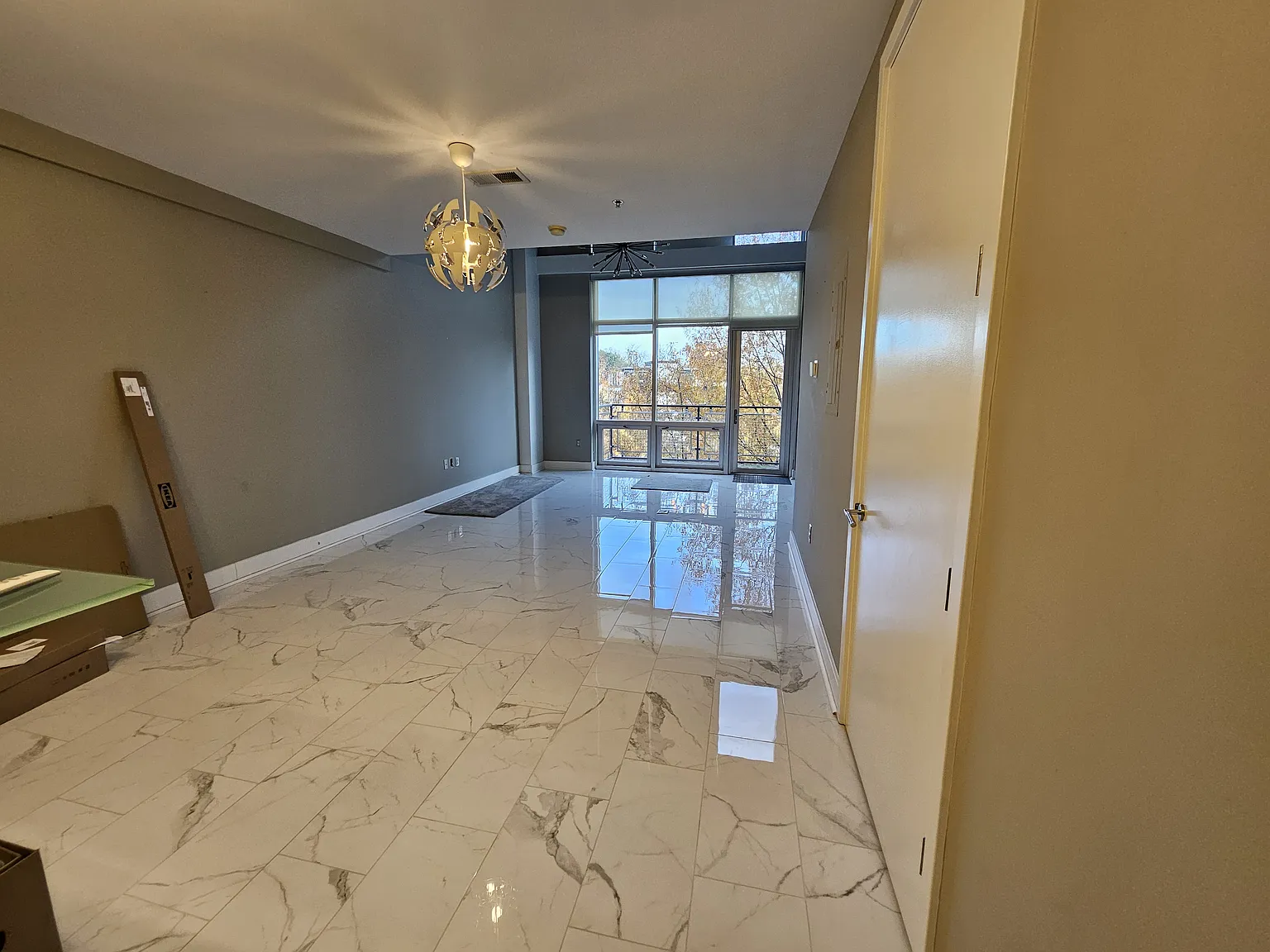 1 bed, 1037 sqft, $2,200 — Photo 4