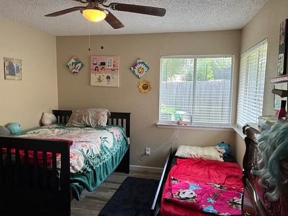 4th image of 17711 Glenhagen Ct