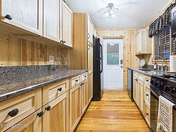 30th image of 113 Rivendell Ln