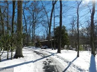 904 Leigh Mill Rd, Great Falls, VA 22066