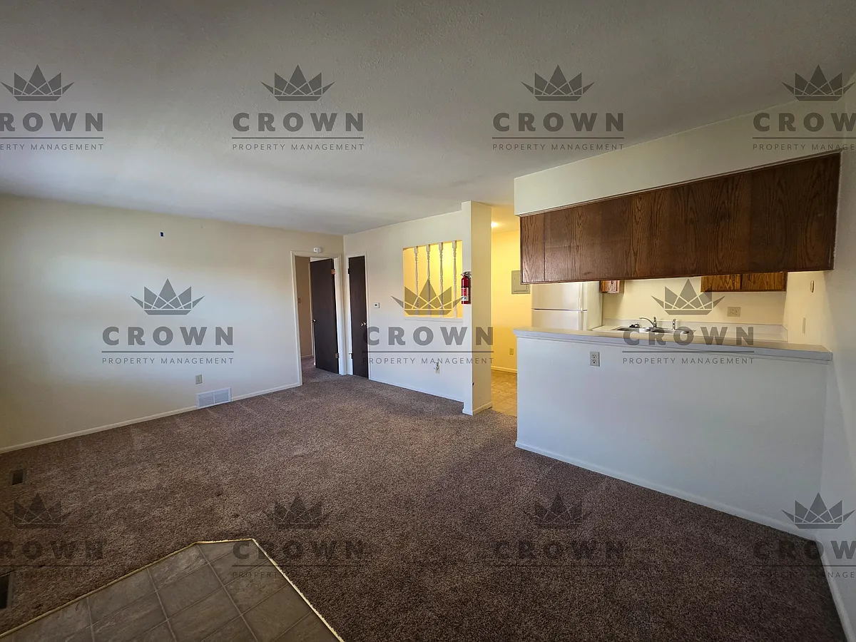 Building Photo - 1502 Trent Ct #12