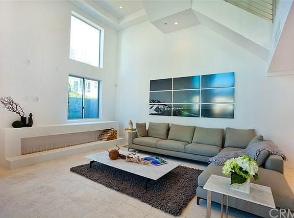3rd image of 914 5th St #6A