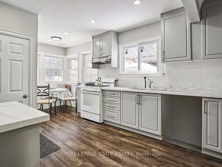 251 King St E #UPPER — Photo 7
