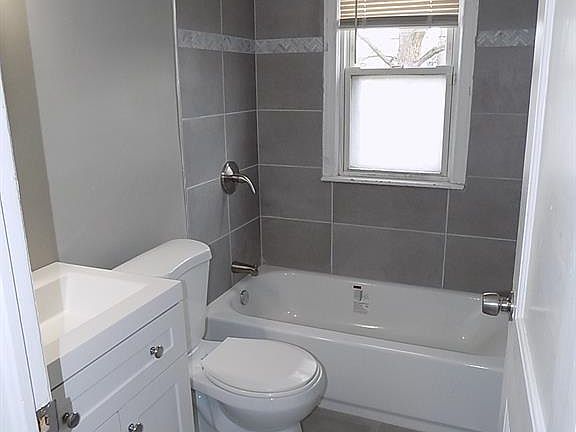 5th image of 28764 Fairfax St