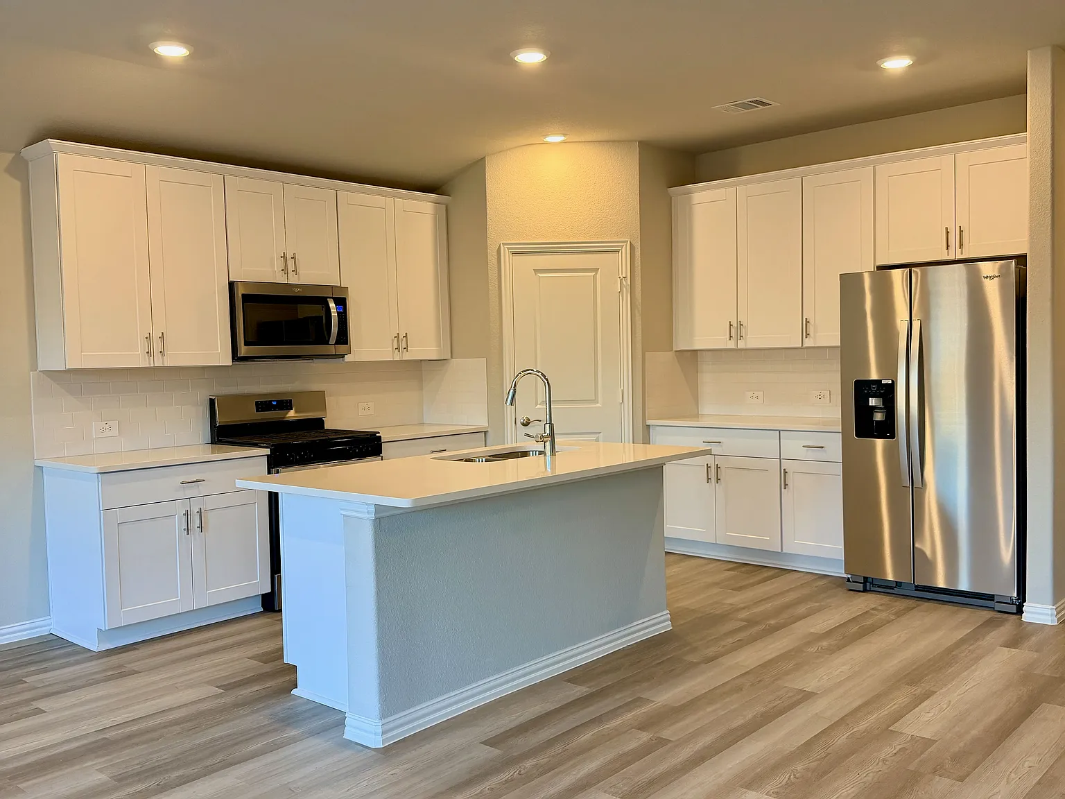 3 bed, 1659 sqft, $2,200 — Photo 4