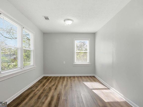 5th image of 714 Reed St