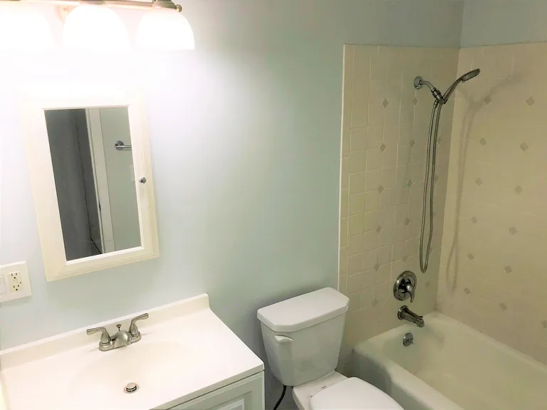 2541 Floyd St — Photo 11