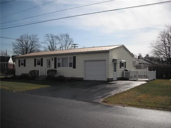2 Center St, Auburn, NY 13021