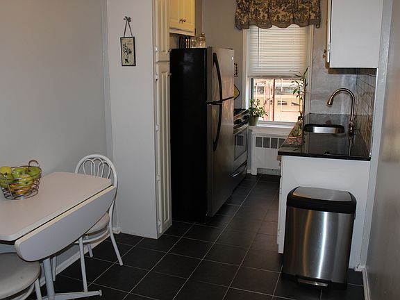 4th image of 1 Hawley Terrace #3E