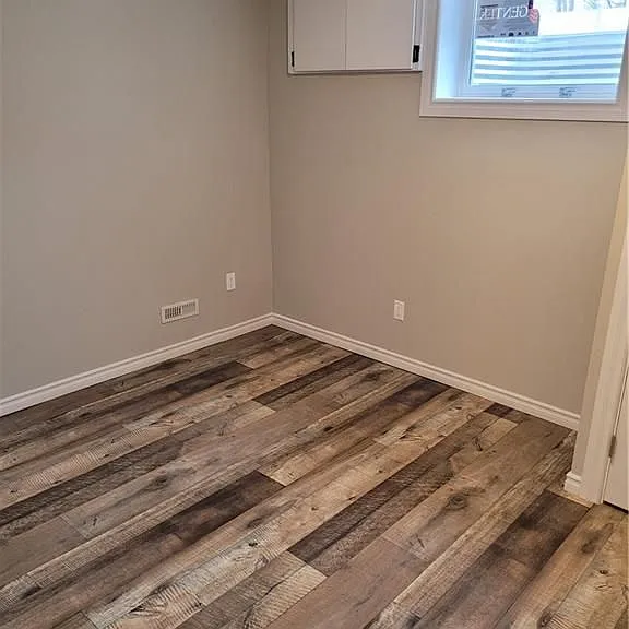 107 Harding Cres — Photo 24