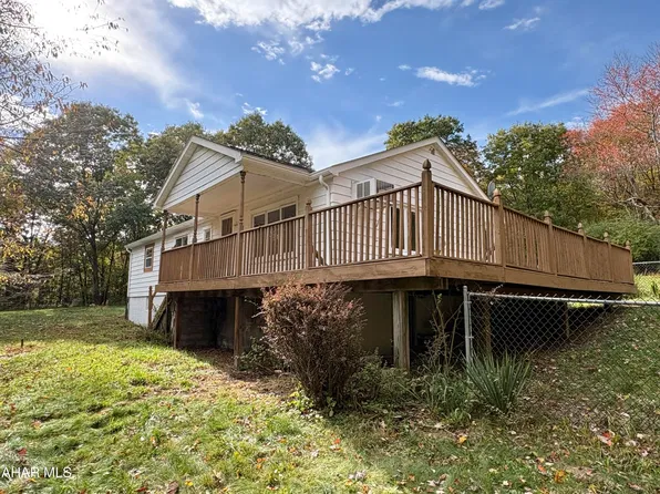 127 Valvoline Rd, Butler, PA 16001