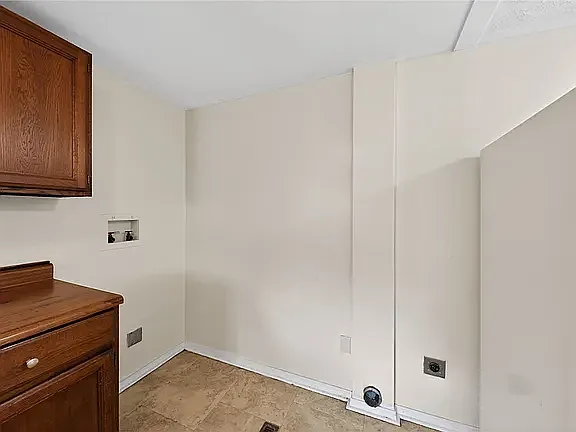 3 bed, 1368 sqft, $1,900 — Photo 2