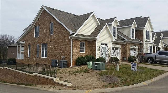 1st image of 120 Bogard Ln #120
