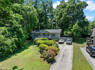 26 Tesh St, Thomasville, NC 27360