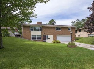 2009 Dunedin Ave, Duluth, MN 55803