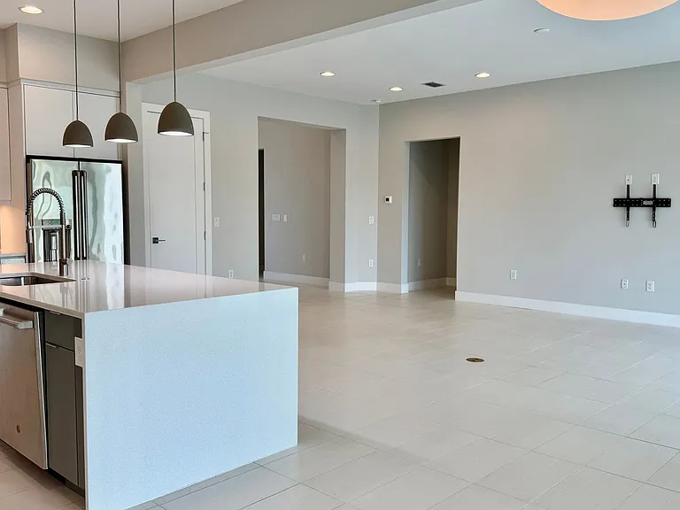 7744 Sandhill Lake Dr — Photo 9
