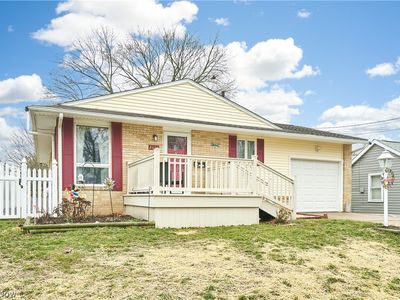 2864 Burnside St, Akron, OH, 44312