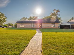 1813 Mockingbird Ln, McAlester, OK 74501