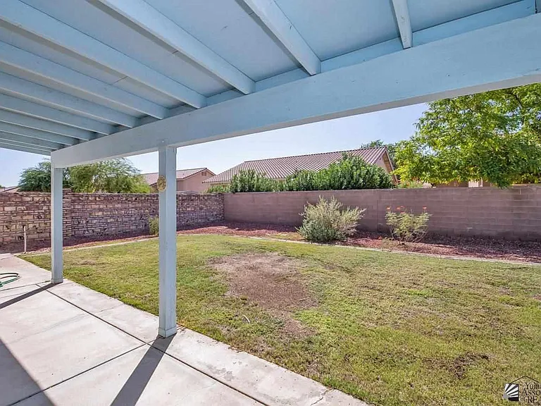 10313 E 38th Pl — Photo 16