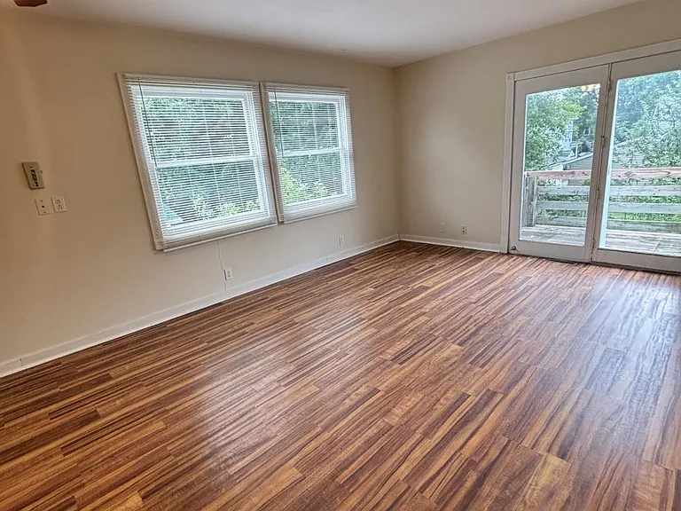 808 Le Messurier St — Photo 3