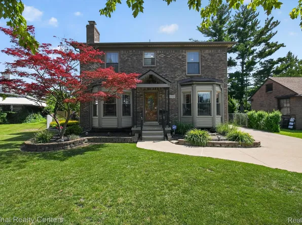 22523 Sheridan St, Dearborn, MI 48128