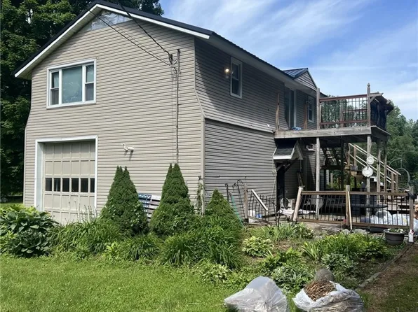 9248 60th Rd, Phoenix, NY 13135