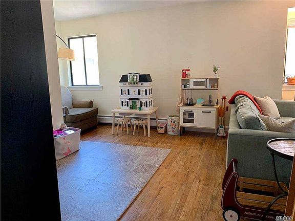 3rd image of 155 14th Ave