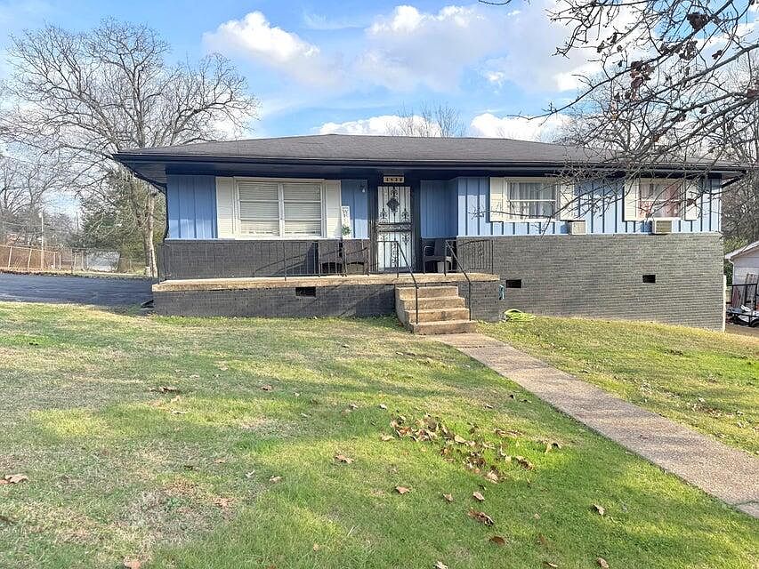 1st image of 4832 Stagg Rd