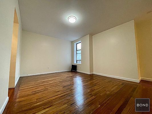 4th image of 820 W 180th St APT 52