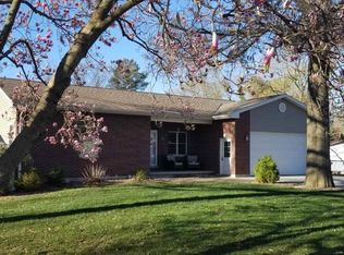 209 Walker St, Ursa, IL 62376