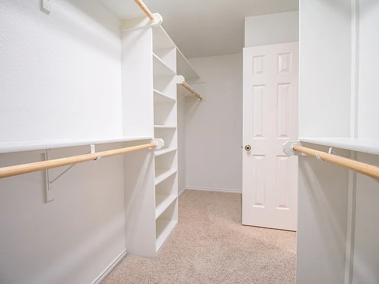 4906 Quartz Ln — Photo 17