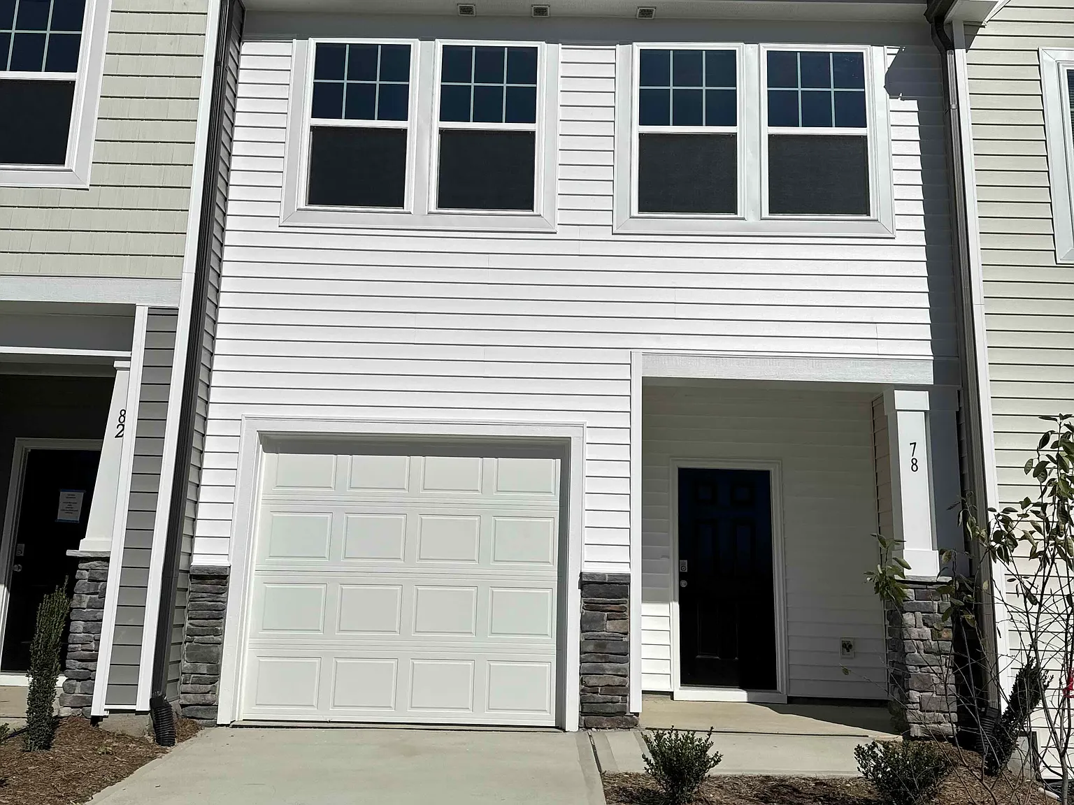 3 bed, 2.5 bath, 1622 sqft, $1,700 — Photo 1