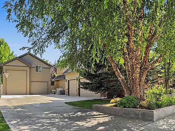 3rd image of 4663 W Clear Field Dr