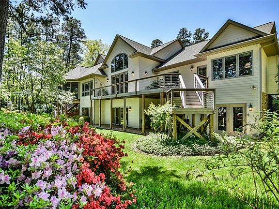 4th image of 377 McCalls Dr