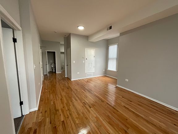 5th image of 1016 E 62nd St APT 301