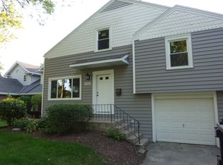 4436 Washington St, Downers Grove, IL 60515