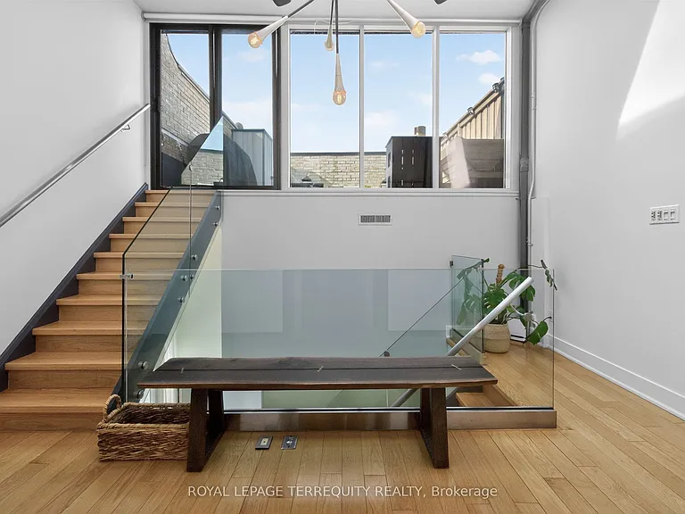 75 Markham St #1 — Photo 29