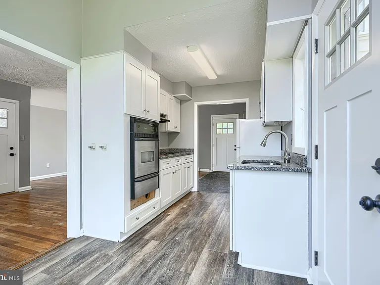 6901 Chippewa Dr — Photo 12