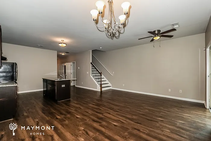 1585 Iris Walk — Photo 6