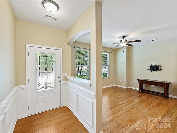 4th image of 6007 Turkey Oak Ln