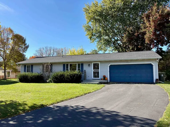 924 Walker Ct, Sun Prairie, WI 53590
