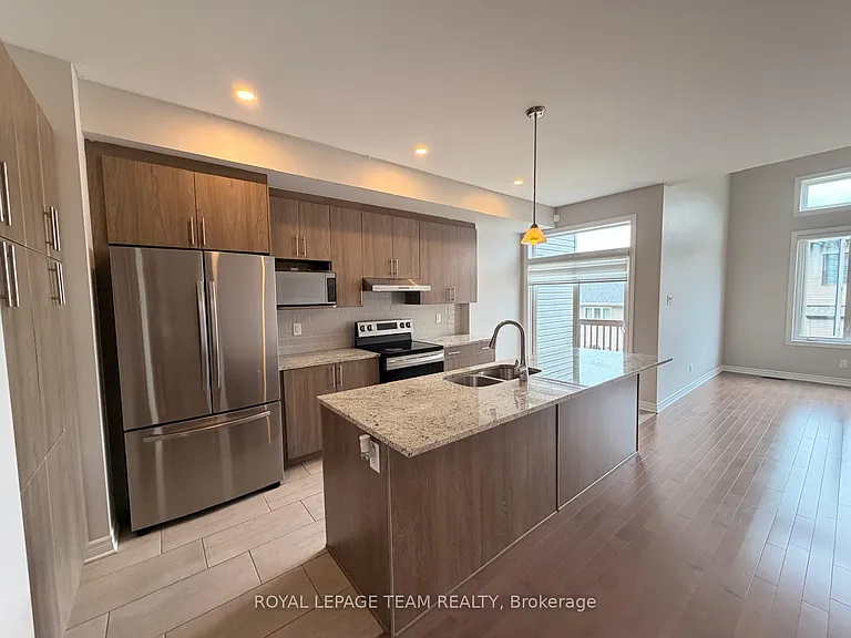 343 Grackle St N — Photo 9