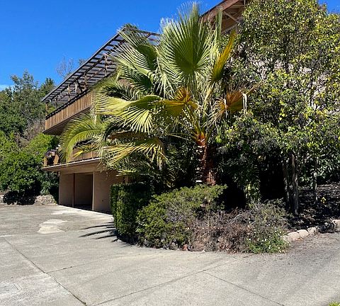 5th image of 7 Oak Tree Ln APT 2