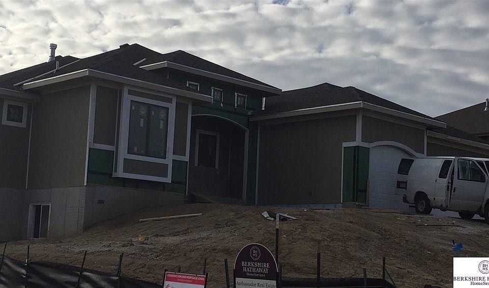2nd image of 17001 Oakmont Dr