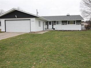 7930 Royal Ridge Dr, Parma, OH 44129