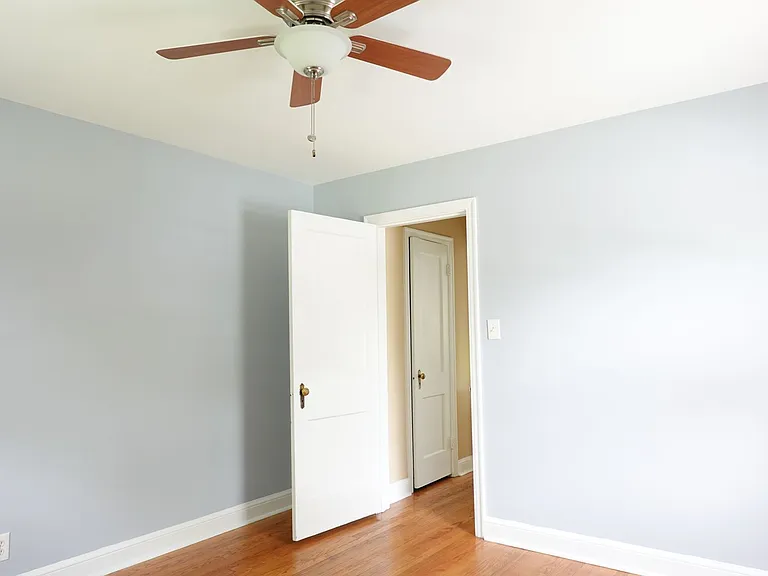 8210 Greenwood Ave — Photo 43
