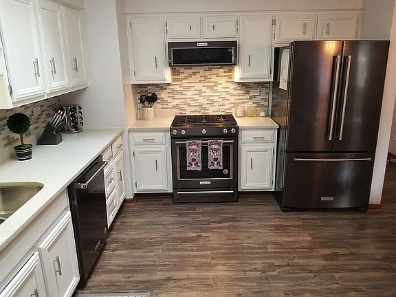 4th image of 1512 Waverly Ave