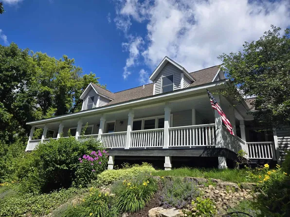 5A114 N Apple Canyon Rd, Apple River, IL 61001